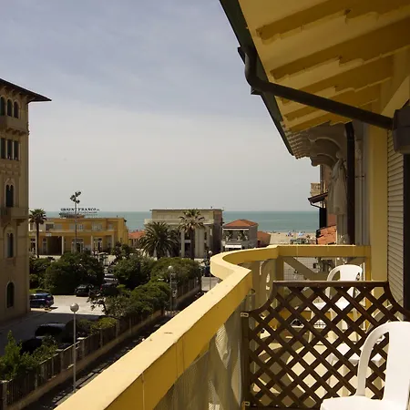 Playa 3* Viareggio